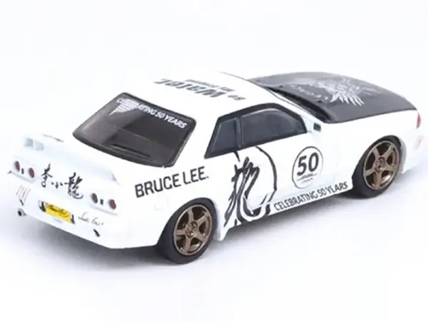 Nissan Skyline GT-R (R32) RHD (Right Hand Drive) White with Black Hood "Bruce Lee Legacy 50 Year Anniversary" 1/64 Diecast Model Car by Inno Models #2