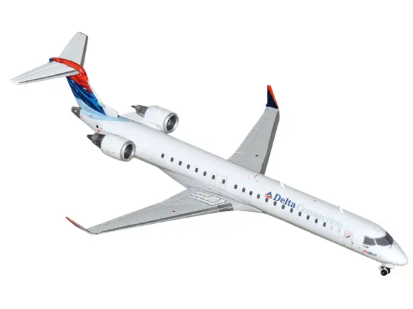 Bombardier CRJ900 Commercial Aircraft "Delta Connection - SkyWest Airlines" (N806SK) White with Blue and Red Tail 1/400 Diecast Model Airplane by GeminiJets #2