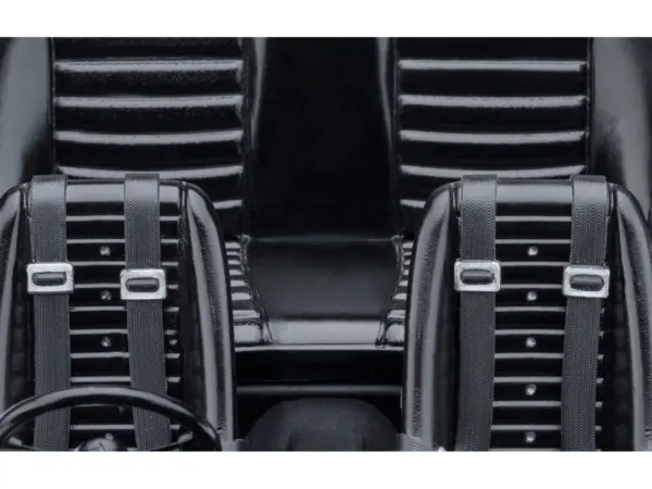 Nissan Skyline 2000GT-R (KPGC110) Tuned Version RHD (Right Hand Drive) Silver Metallic 1/18 Model Car by Autoart #4