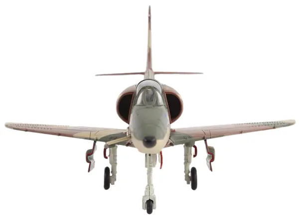 Douglas A-4E Skyhawk Aircraft "Aggressor 151095" (1985/6) United States Navy "Air Power Series" 1/72 Diecast Model by Hobby Master #3