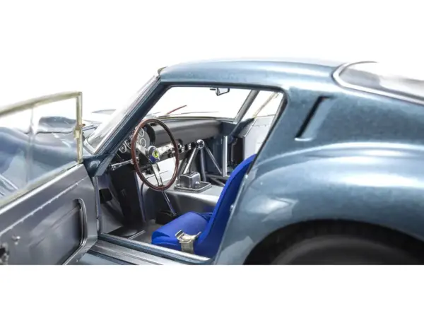 Ferrari 250 GTO #24 Phil Hill - Olivier Gendebien 2nd Place "Sebring 12 Hours" (1962) 1/18 Diecast Model Car by Kyosho #4