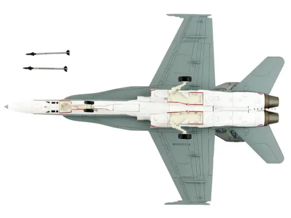 McDonnell Douglas F/A-18C Hornet Aircraft "VFA-15 Retro TAC Demo Jet VFA-106 Gladiators" (2017) United States Navy "Air Power Series" 1/72 Diecast Model by Hobby Master #5