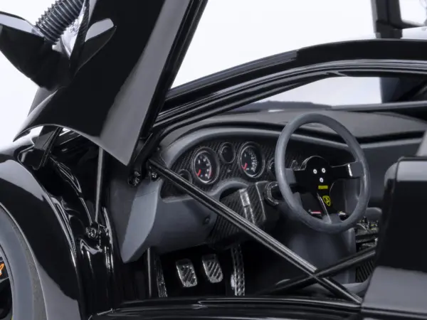 Lamborghini Diablo GTR Deep Black 1/18 Model Car by Autoart #4