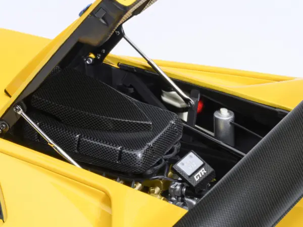 Lamborghini Diablo GTR Superfly Yellow 1/18 Model Car by Autoart #5