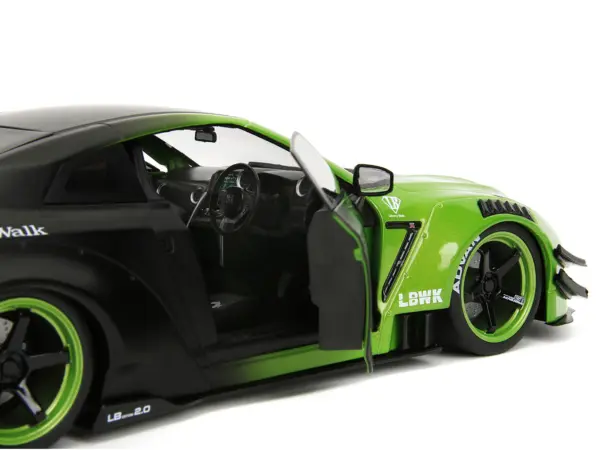 Nissan GT-R (R35) Liberty Walk Body Kit 2.0 RHD (Right Hand Drive) Green and Matt Black "Pink Slips" Series 1/18 Diecast Model Car by Jada #3
