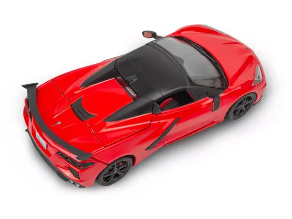 Level 4 Model Kit 2022 Chevrolet Corvette C8 Hardtop Convertible 1/25 Scale Model by Revell #5