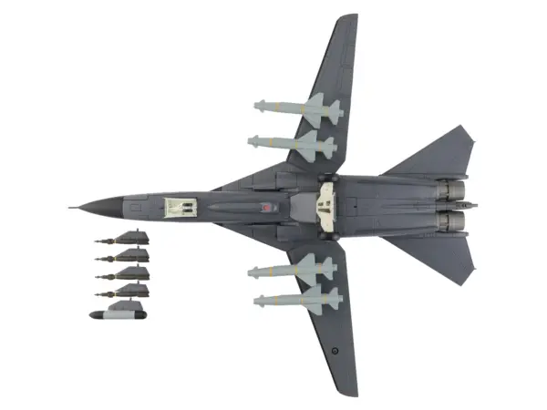 General Dynamics F-111C Pig Aircraft "90th Anniversary of No. 6 Squadron" (2007) Royal Australian Air Force  "Air Power Series" 1/72 Diecast Model by Hobby Master #4