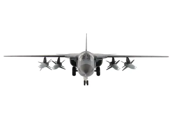 General Dynamics F-111C Pig Aircraft "90th Anniversary of No. 6 Squadron" (2007) Royal Australian Air Force  "Air Power Series" 1/72 Diecast Model by Hobby Master #5