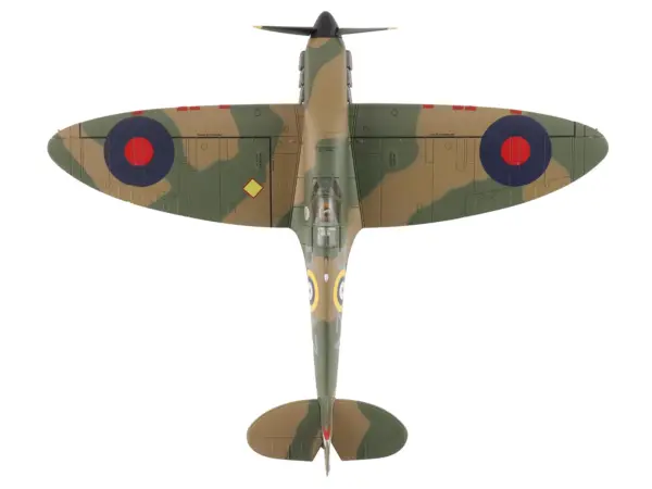 Supermarine Spitfire Mk.1a Fighter Aircraft "X4009 Flight Lieutenant P.C. Hughes" (1940) British Royal Air Force "Air Power Series" 1/48 Diecast Model by Hobby Master #3