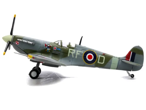 Supermarine Spitfire Mk Vb Fighter Aircraft "EN951 Ace Jan Zumbach No. 303 Polish Kosciuszko Squadron" (1943) Royal Air Force 1/72 Diecast Model by Legion #2