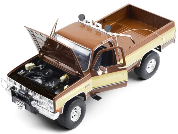 1982 GMC K-2500 Sierra Grande Pickup Truck Brown with Gold Sides "Fall Guy Stuntman Association" "The Fall Guy" (1981-1986) TV Series 1/18 Diecast Model Car by Greenlight #2