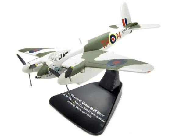 DeHavilland Mosquito FB MKVI Combat Aircraft "Sqd. Ldr. Robert Allen Kip and Flt. Lt. Peter Huletsky Holmsley South" (1944) Royal Air Force "Oxford Aviation" Series 1/72 Diecast Model Airplane by Oxford Diecast #2