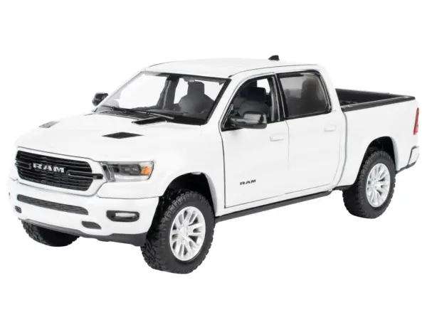 2019 RAM 1500 Laramie Crew Cab Pickup Truck White "Timeless Legends" Series 1/24 Diecast Model Car by Motormax #2
