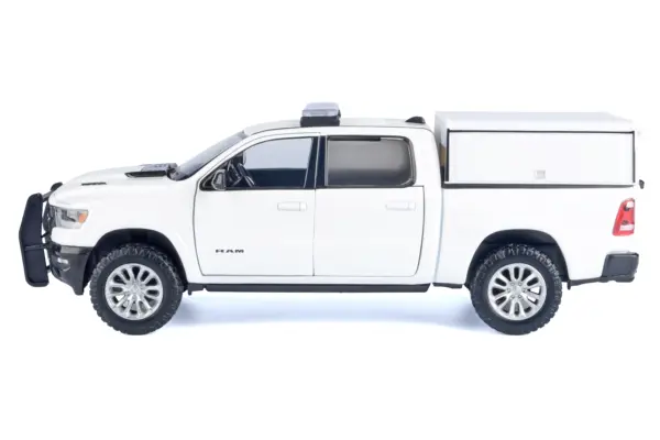 2019 RAM 1500 Laramie Crew Cab Pickup Truck with Truck Bed Camper White "Custom Builder's Kit" Series 1/27 Diecast Model Car by Motormax #2
