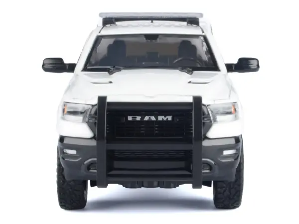 2019 RAM 1500 Laramie Crew Cab Pickup Truck with Truck Bed Camper White "Custom Builder's Kit" Series 1/27 Diecast Model Car by Motormax #3