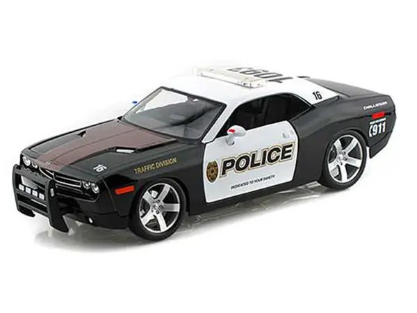 2006 Dodge Challenger Concept Police 1/18 Diecast Model Car by Maisto #2