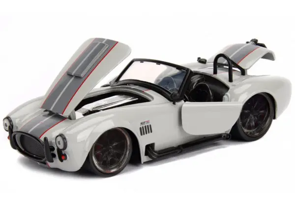 1965 Shelby Cobra 427 S/C Grey 1/24 Diecast Model Car by Jada #2