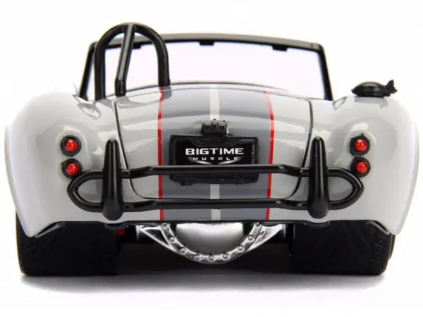 1965 Shelby Cobra 427 S/C Grey 1/24 Diecast Model Car by Jada #4
