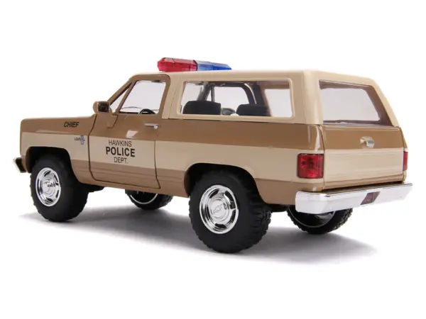 Hopper's Chevrolet Blazer with Police Badge "Hawkins Police Dept." "Stranger Things" (2016) TV Series 1/24 Diecast Model Car by Jada #5