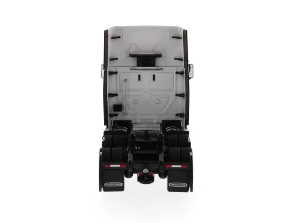 Freightliner New Cascadia Sleeper Cab Truck Tractor Pearl White 1/50 Diecast Model by Diecast Masters #4