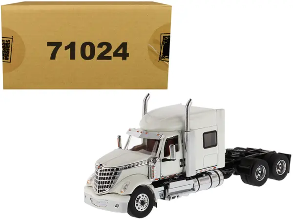 International LoneStar Sleeper Cab Truck Tractor White 1/50 Diecast Model by Diecast Masters #1