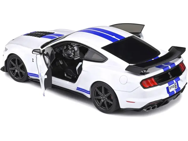 2020 Ford Mustang Shelby GT500 White with Blue Stripes "Special Edition" 1/18 Diecast Model Car by Maisto #4