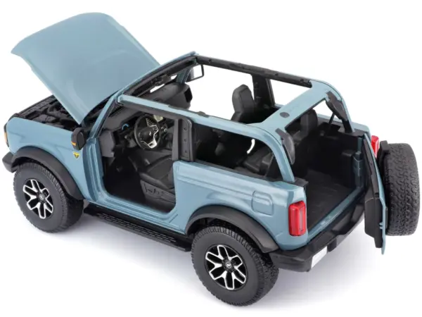 2021 Ford Bronco Badlands Blue "Special Edition" 1/18 Diecast Model Car by Maisto #3