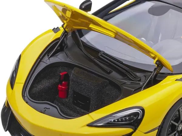 Mclaren 600LT Sicilian Yellow and Carbon 1/18 Model Car by Autoart #3
