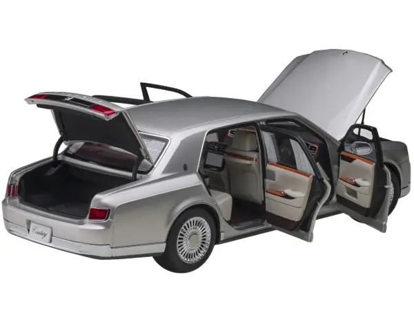 Toyota Century with Curtains RHD (Right Hand Drive) Silver Special Edition 1/18 Model Car by Autoart #2