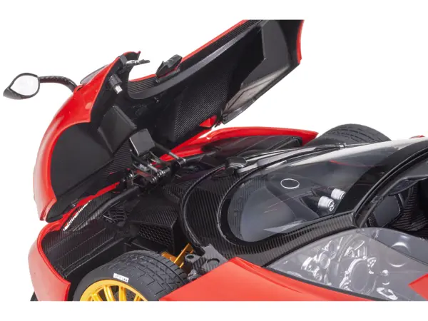 Pagani Huayra Roadster Rosso Monza Red and Carbon with Luggage Set 1/18 Model Car by Autoart #3