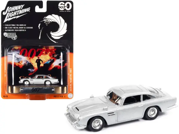Aston Martin DB5 RHD (Right Hand Drive) Silver Metallic 007 (James Bond) "GoldenEye" (1995) Movie with Collectible Tin Display "Silver Screen Machines" Series 1/64 Diecast Model Car by Johnny Lightning #1