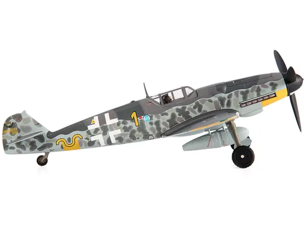 Messerschmitt Luftwaffe BF 109G-6 Fighter Plane "Jagdgeschwader 52 Eastern Front 1943 Erich Hartmann" with Display Stand Limited Edition to 600 pieces Worldwide 1/72 Diecast Model by JC Wings #2
