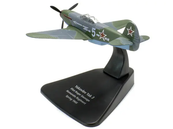 Yakovlev Yak-3 Fighter Plane Pilot Roger Sauvage Nomandie Regiment (Spring 1945) "Oxford Aviation" Series 1/72 Diecast Model Airplane by Oxford Diecast #3