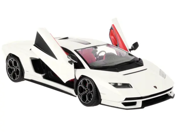 Lamborghini Countach LPI 800-4 White 1/24 Diecast Model Car by Bburago #2