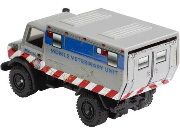 Mercedes-Benz Unimog U 1300 L "Mobile Veterinary Unit MVU-12" "Jurassic World" (2015) Movie Diecast Model Car by Hot Wheels #2
