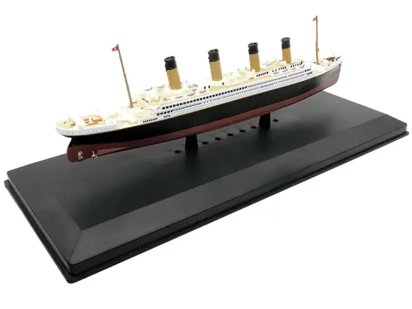 RMS Titanic Passenger Ship 1/1250 Diecast Model by Legendary Cruise Ships #4