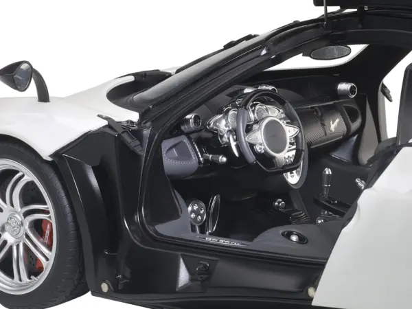Pagani Huayra White 1/12 Model Car by Autoart #3