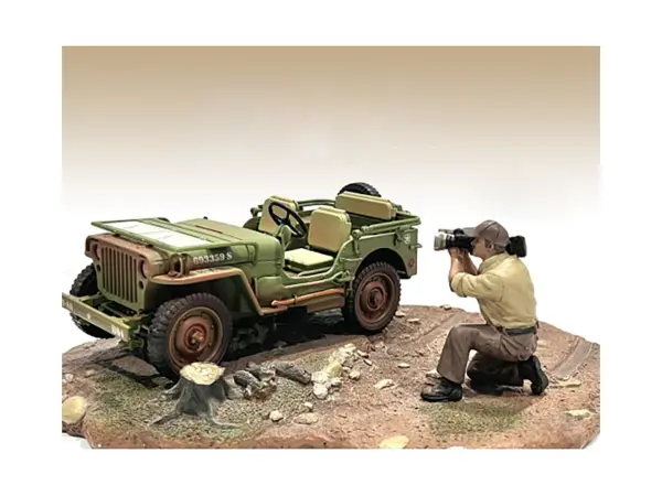 "4X4 Mechanic" Figure 7 for 1/18 Scale Models by American Diorama #1