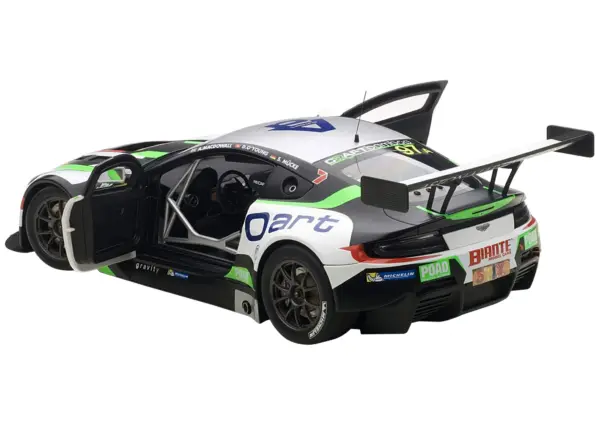 Aston Martin V12 Vantage Bathurst 12hour Endurance Race 2015 #97 A. Macdowall / D. O'Young / S. Mucke 1/18 Model Car by Autoart #3