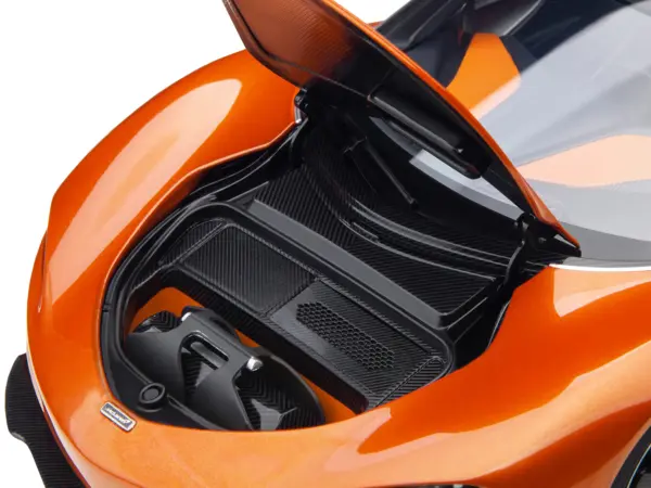 McLaren Speedtail Volcano Orange Metallic with Black Top and Suitcase Accessories 1/18 Model Car by Autoart #3