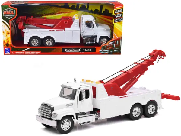 Freightliner 114SD Tow Truck White and Red "Long Haul Trucker" Series 1/32 Diecast Model by New Ray #1