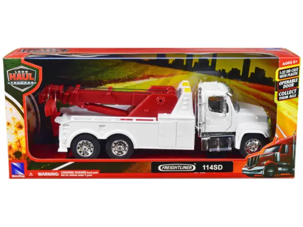 Freightliner 114SD Tow Truck White and Red "Long Haul Trucker" Series 1/32 Diecast Model by New Ray #3