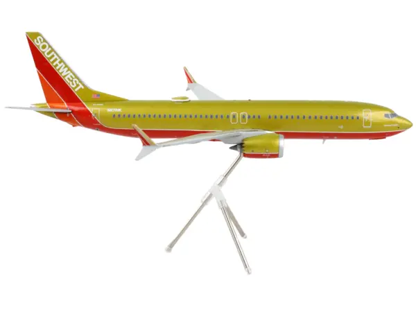 Boeing 737 MAX 8 Commercial Aircraft "Southwest Airlines" Gold and Red "Gemini 200" Series 1/200 Diecast Model Airplane by GeminiJets #2