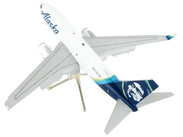 Boeing 737-700BDSF Commercial Aircraft with Flaps Down "Alaska Air Cargo" White with Blue Tail "Gemini 200" Series 1/200 Diecast Model Airplane by GeminiJets #4