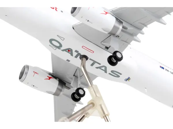 Airbus A321P2F Commercial Aircraft "Qantas Freight - Australia Post" White with Red Tail "Gemini 200" Series 1/200 Diecast Model Airplane by GeminiJets #3