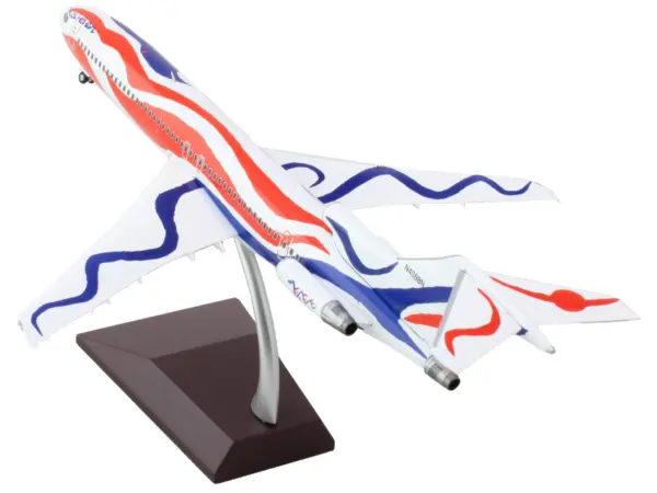 Boeing 727-200 Commercial Aircraft "Braniff International Airways - Calder Bicentennial Livery" White with Red and Blue Stripes "Gemini 200" Series 1/200 Diecast Model Airplane by GeminiJets #3