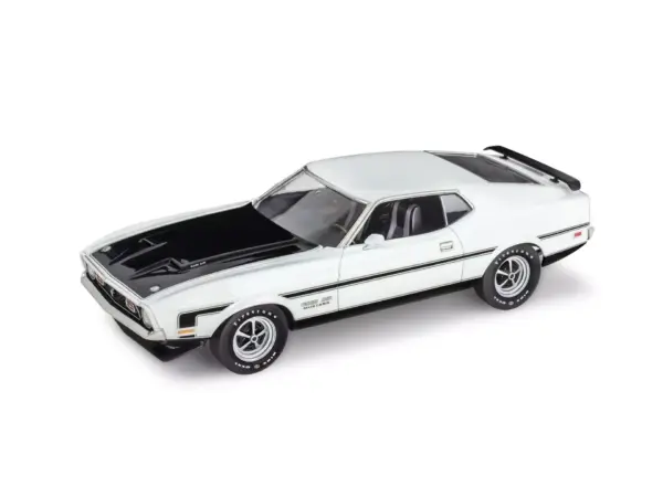 Level 4 Model Kit 1971 Ford Mustang Boss 351 1/25 Scale Model by Revell #4