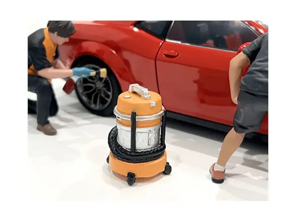 "Detail Masters" Figure 6 (Wet/Dry Vac) for 1/24 Scale Models by American Diorama #2