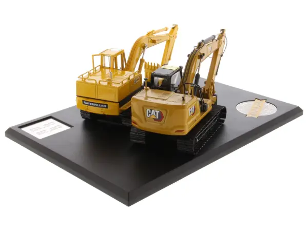 CAT Caterpillar 225 Hydraulic Escavator and CAT Caterpillar 323 Next Generation Hydraulic Escavator Set of 2 pieces "Evolution Series" 1/50 Diecast Models by Diecast Masters #2