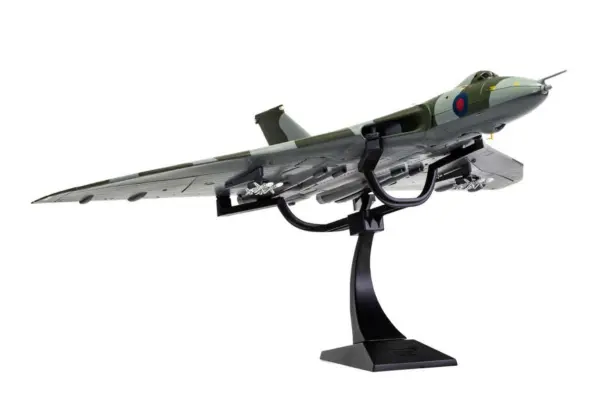 Avro Vulcan B2 Bomber Aircraft "XM597 'Black Buck 6 Shrike Missile Mission Rio de Janeiro Divert Aircraft Falklands War" (1982) British Royal Air Force "The Aviation Archive" Series 1/72 Diecast Model by Corgi #4